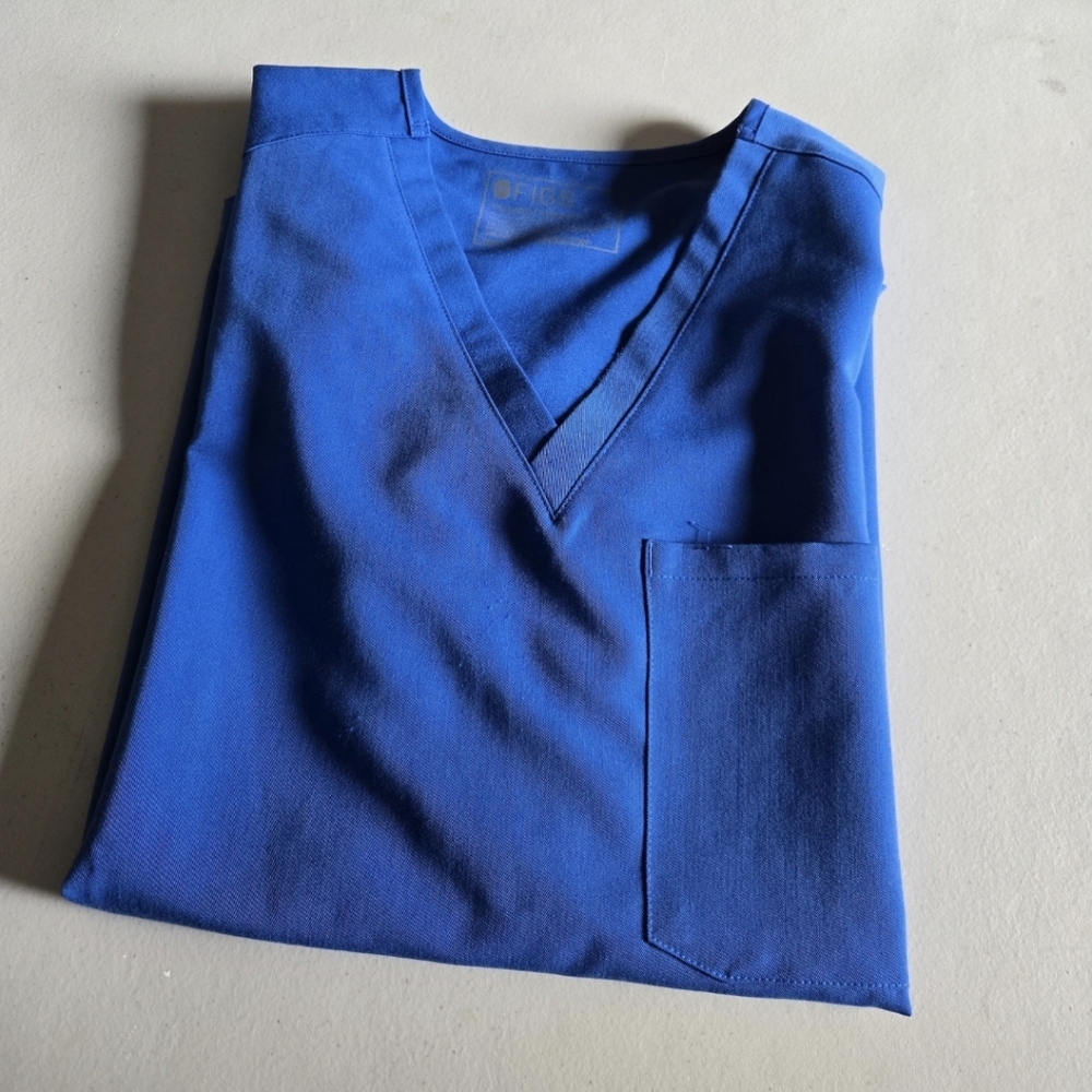 Figs Catarina One Pocket Scrub Top Size Medium Royal Blue Color